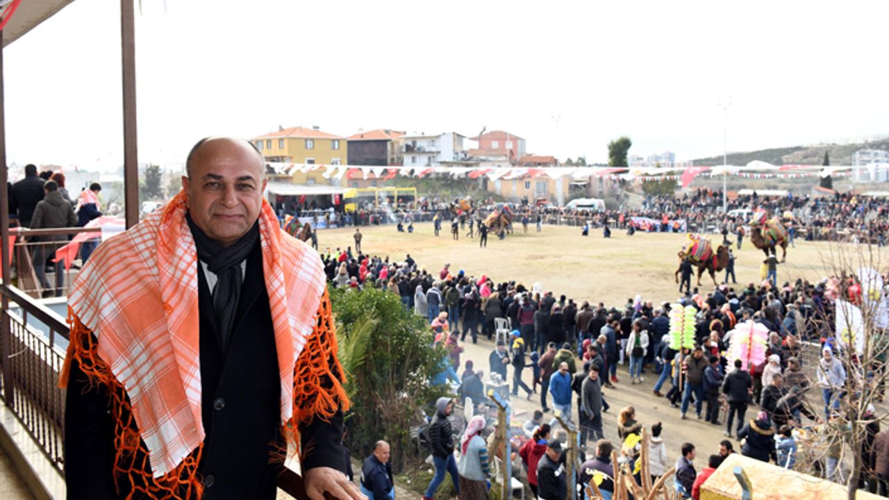 Çiğli'de deve güreşi festivali yapıldı