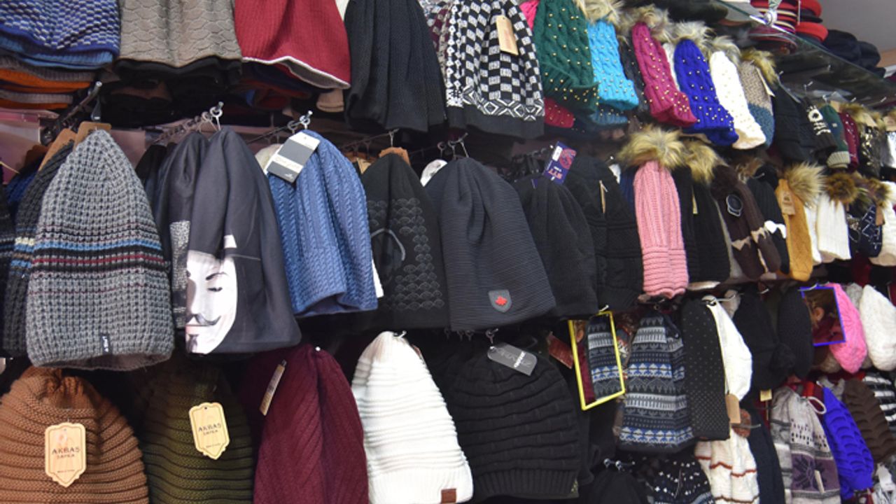 Havalar soğuyunca atkı ve berelere ilgi arttı