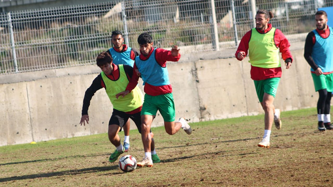 Karşıyaka'da forma  savaşı kızışıyor