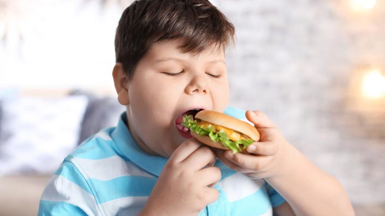 Türkiye'nin ilk çocuk obezite merkezi İzmir'de açıldı