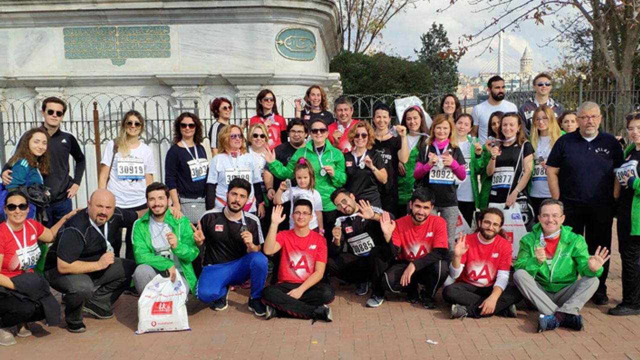 İzmir'de 40 üniversiteliye karşılıksız burs