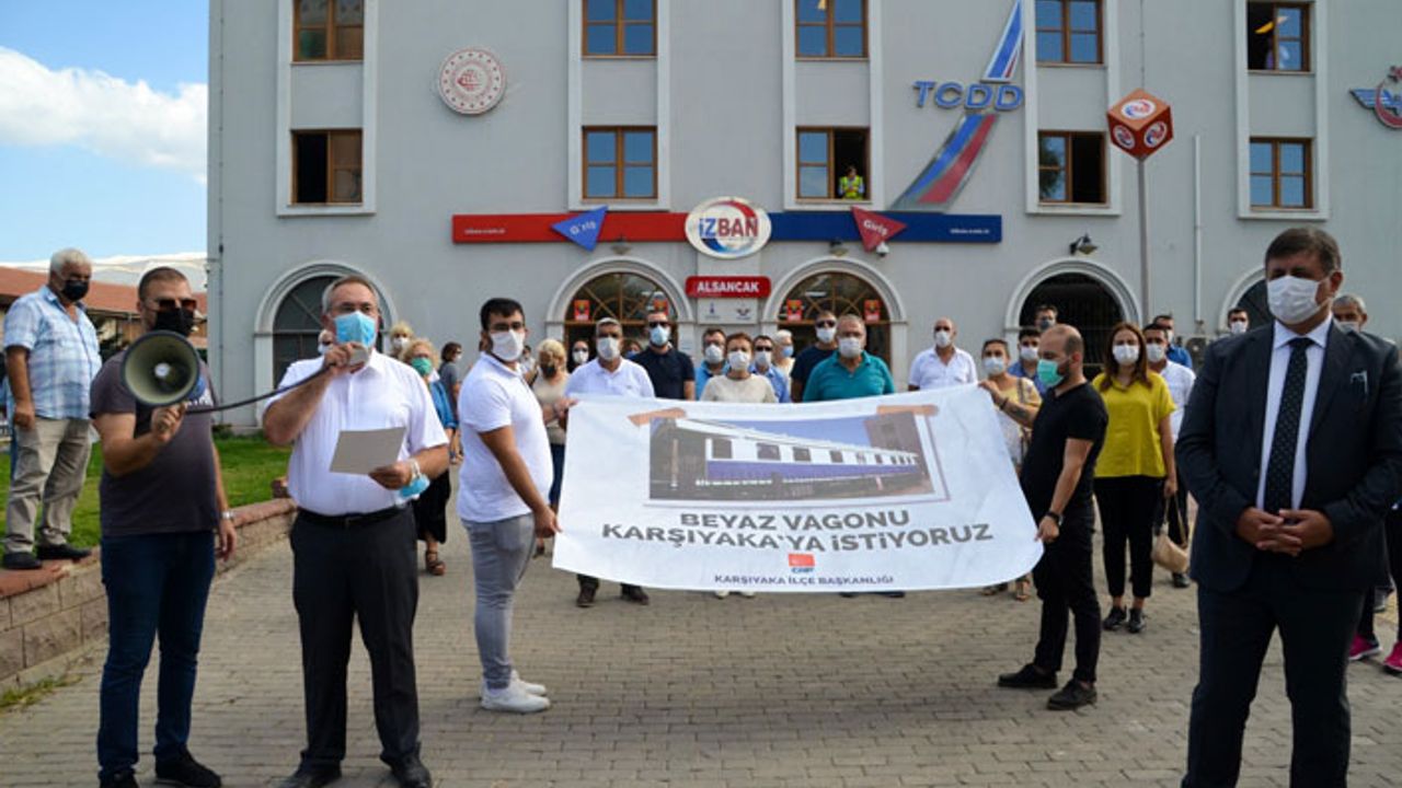 Karşıyaka Beyaz Vagon İçin İmza Topluyor