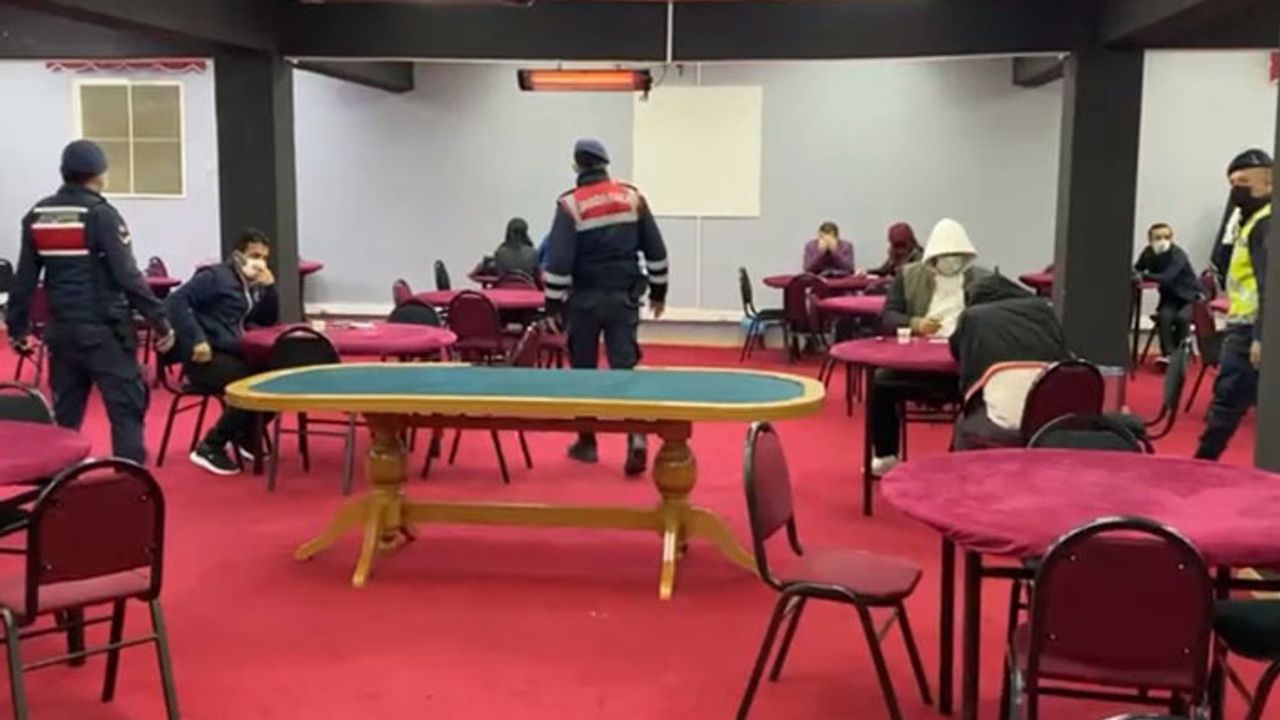 İzmir'de çay ocağına kumar baskını
