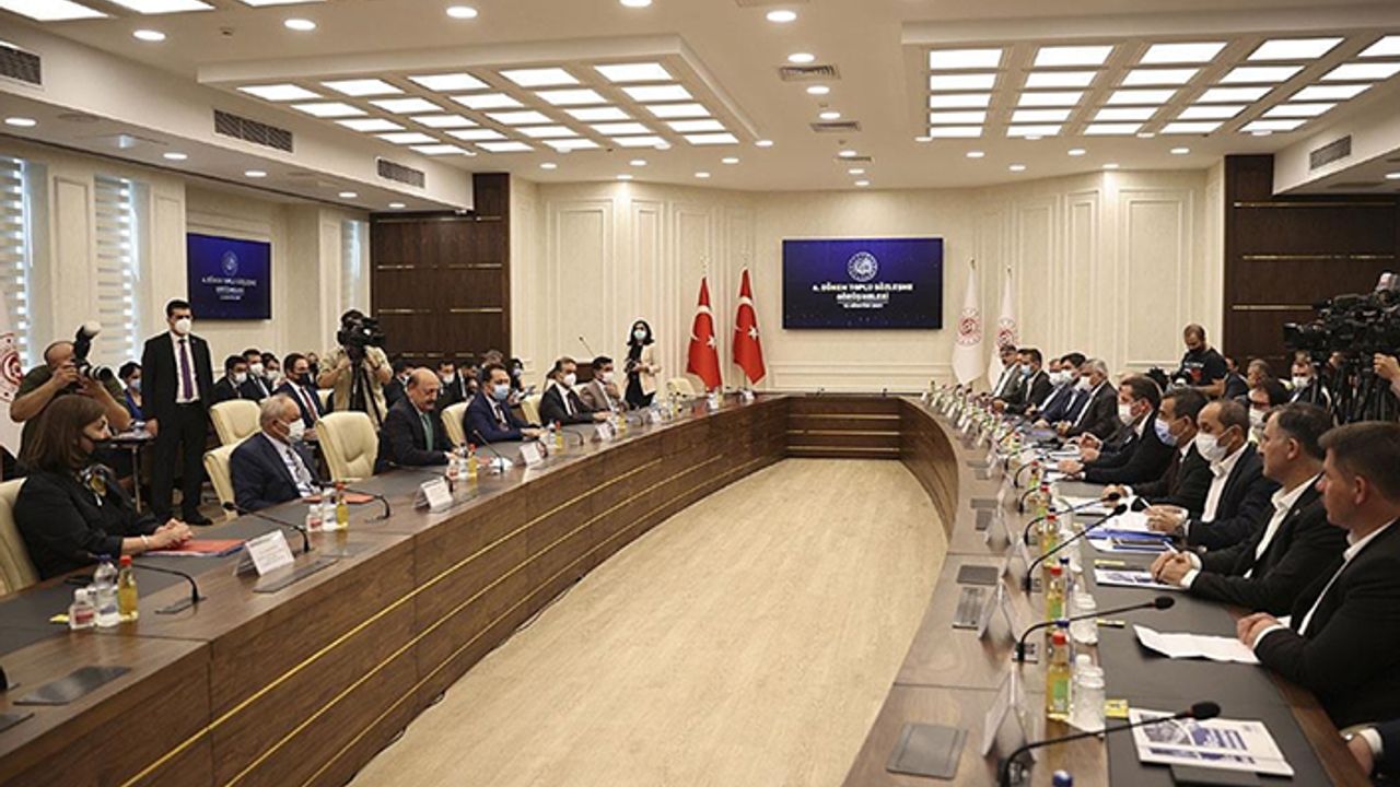 Memur ve memur emeklisi zam teklifi belli oldu