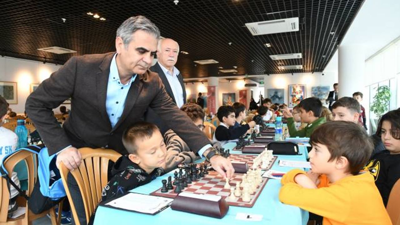 Başöğretmen Atatürk Satranç Turnuvası başladı