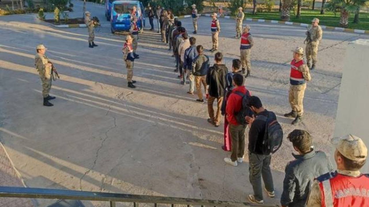 İstanbul'dan kaç kaçak göçmen sınır dışı edildi?