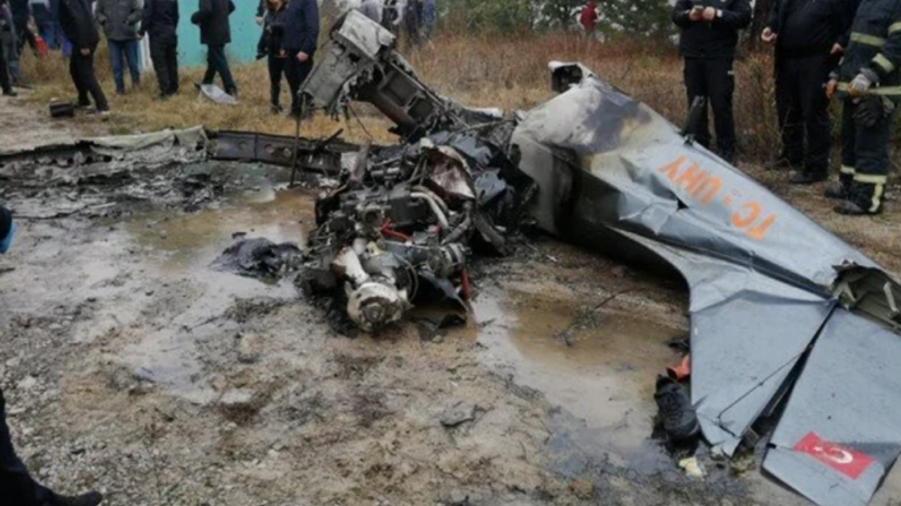 Bursa'da uçak düştü: 2 kişi öldü
