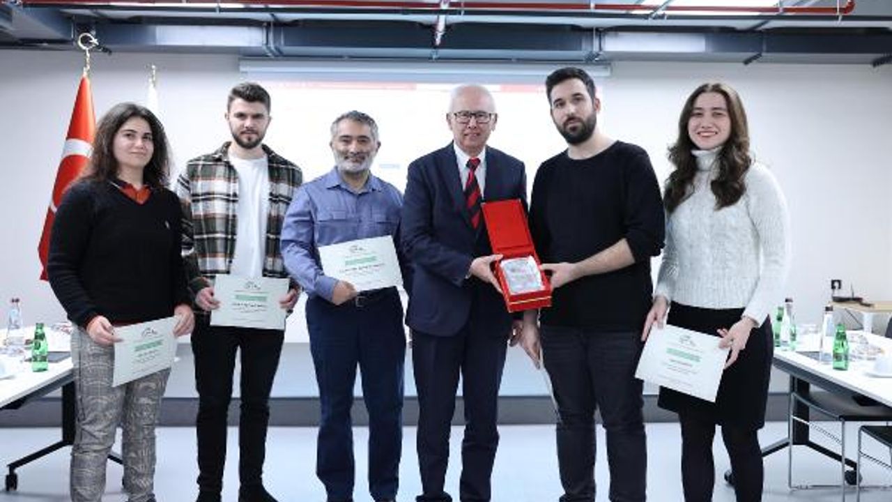 'Akıllı Kampüs Fikir ve Proje Yarışması'nda İEÜ'lü gençler birinci oldu