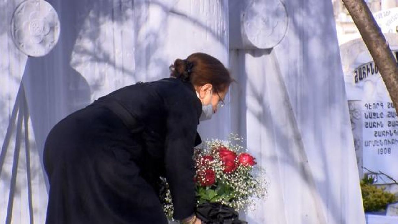 Hrant Dink mezarı başında anıldı 