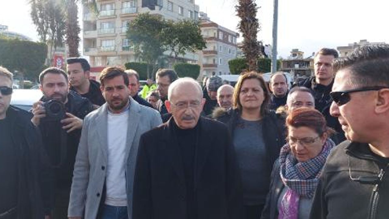 Kılıçdaroğlu belediye başkanlarıyla deprem bölgesinde