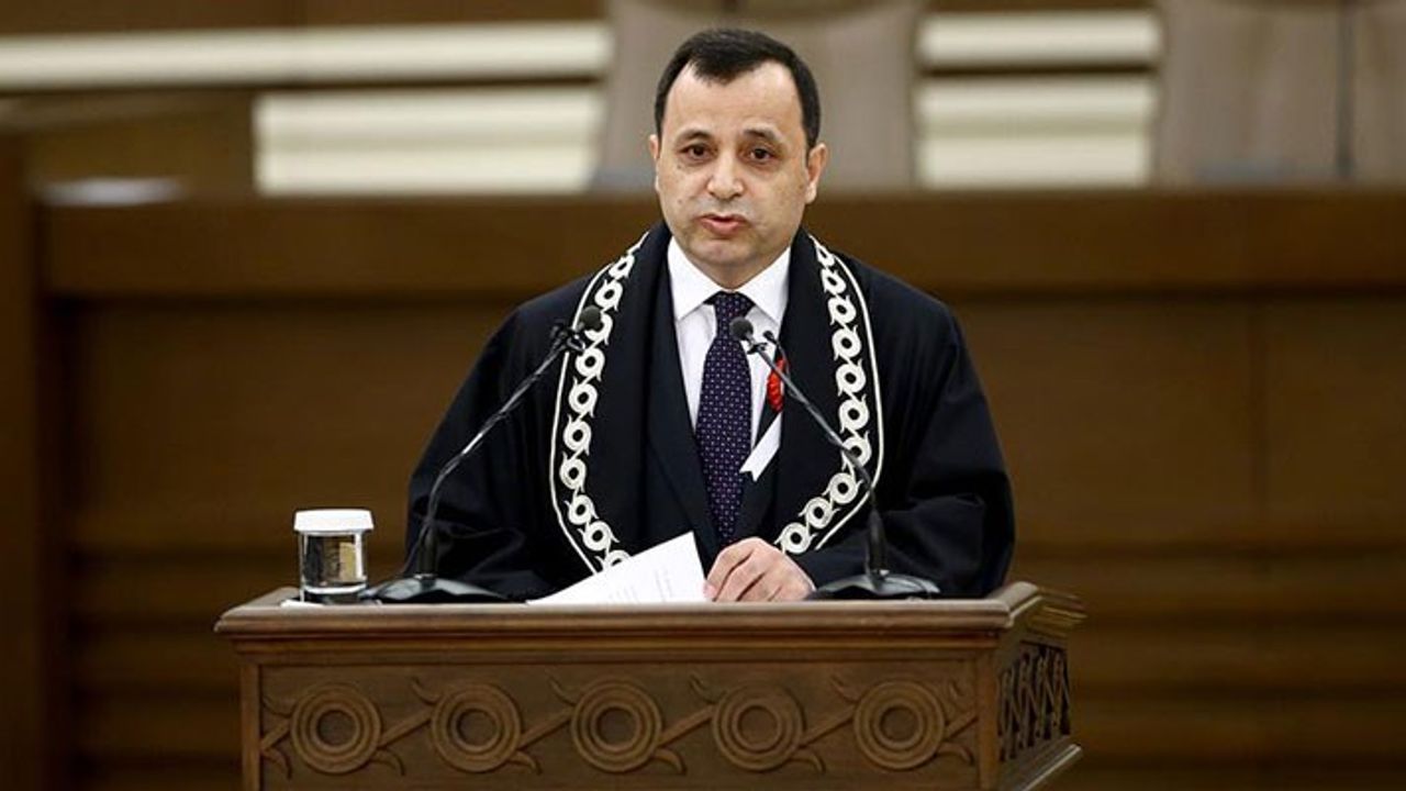 AYM Başkanı yeniden Zühtü Arslan