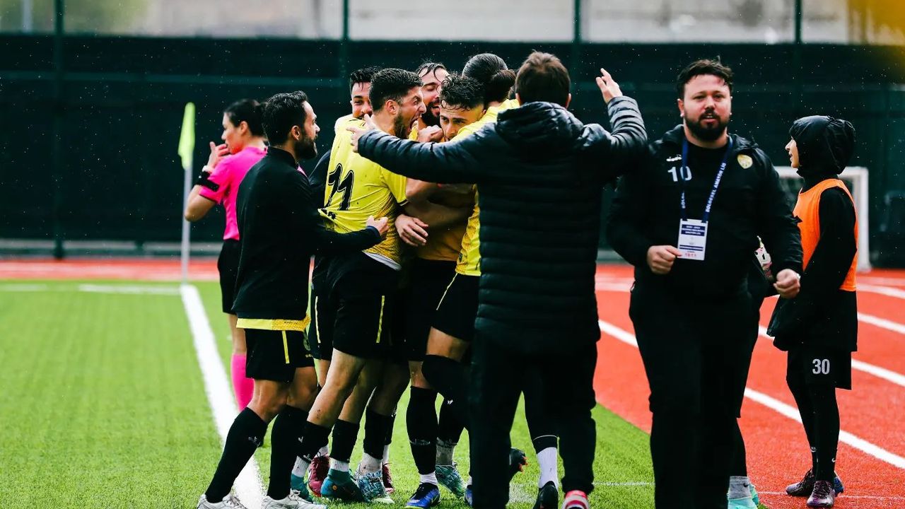Aliağaspor FK dört köşe