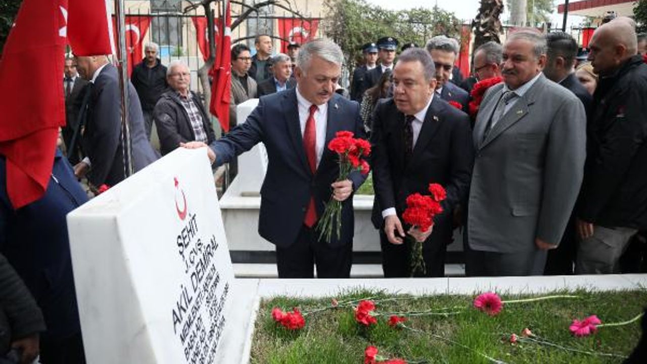 Çanakkale Zaferi'nin 108'nci yıldönümünde şehitler, Antalya'da törenlerle anıldı