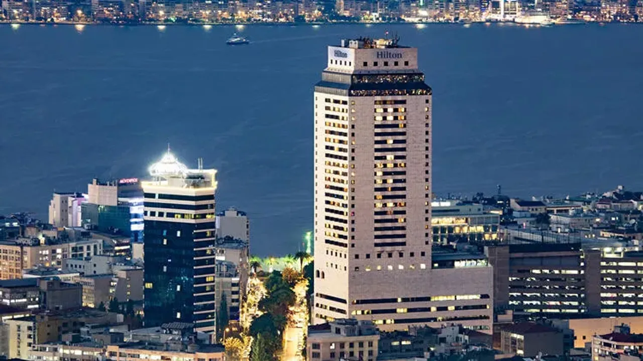 İzmir Hilton Oteli depremzedelere açıldı