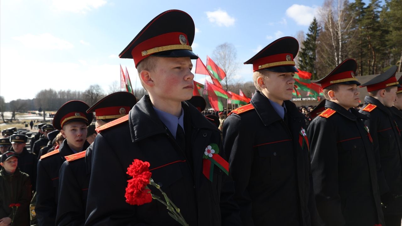 Katyn Katliamı’nın 83. yıldönümü dolayısıyla Minsk’te anma töreni düzenlendi