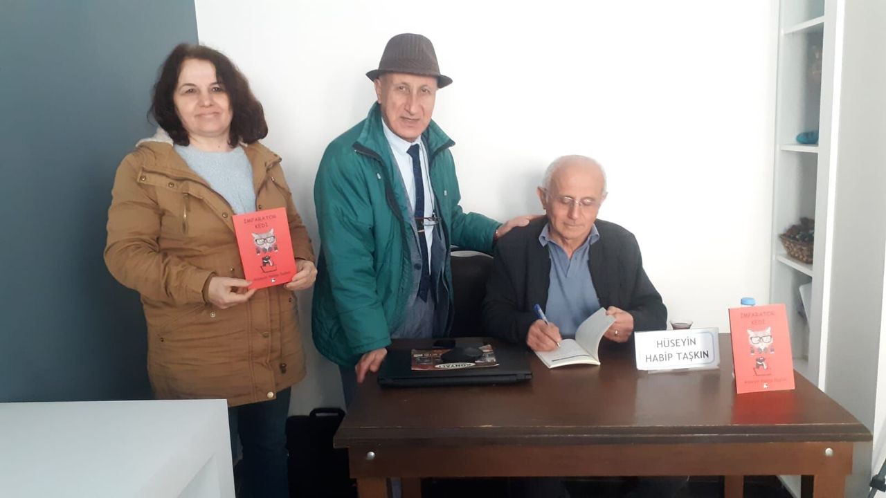 Hüseyin Habip Taşkın TÜYAP'ta okurlarıyla buluştu