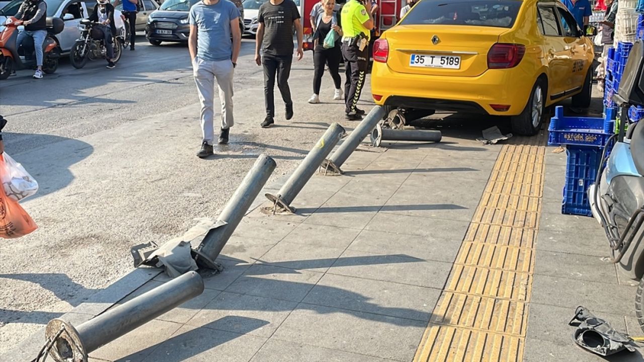 İzmir'de akıl almaz kaza: Taksi yayaya çarptı