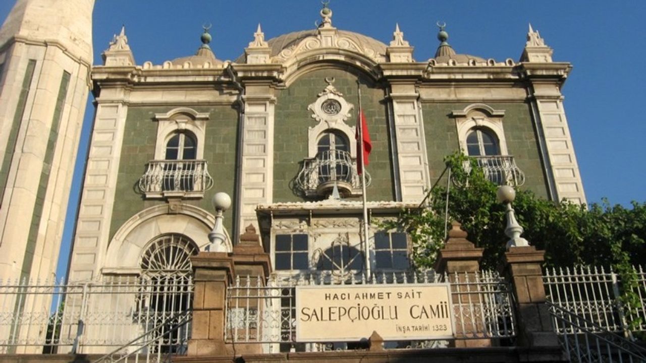 İzmir'in barok yüzü: Salepçioğlu Camii