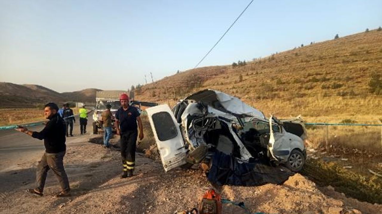 Aksaray'da trafik kazası: 1 ölü, 4 yaralı