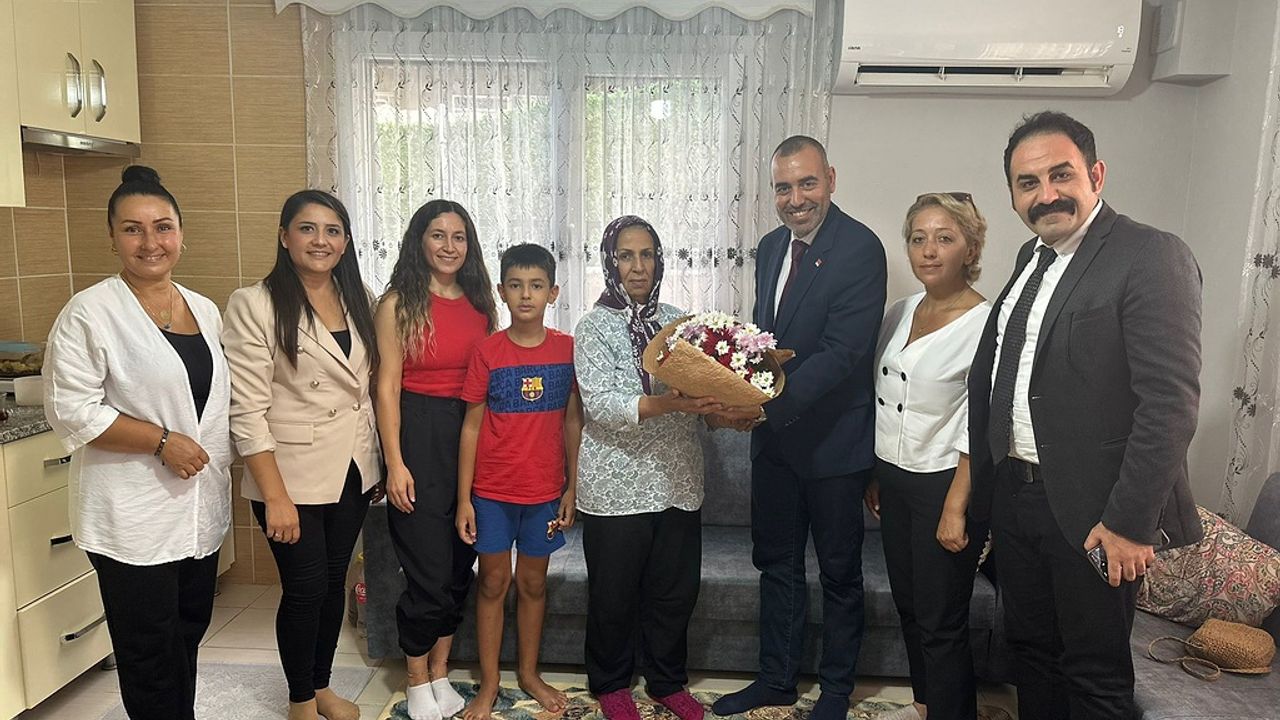 CHP Konak şehit ailelerini ziyaret etti!