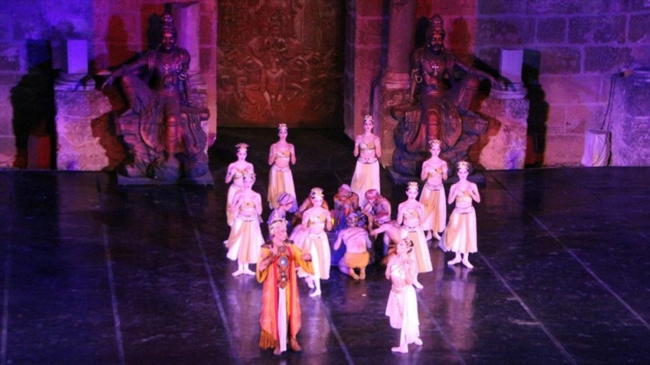 Aspendos Opera ve Bale Festivali'nde La Bayadere balesi sahnelendi