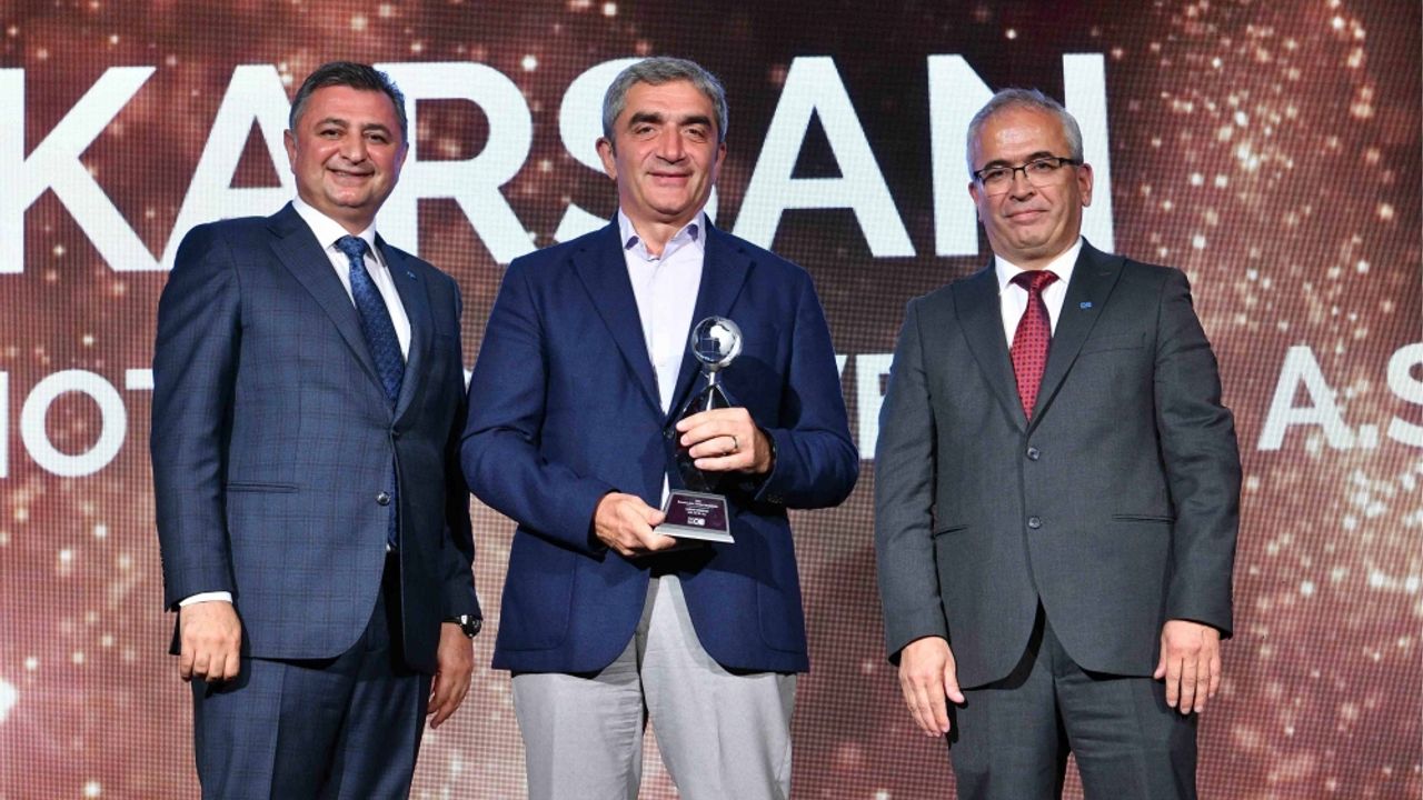 Avrupa'yı elektriklendiren Karsan'a ihracatta 'Gümüş' ödül