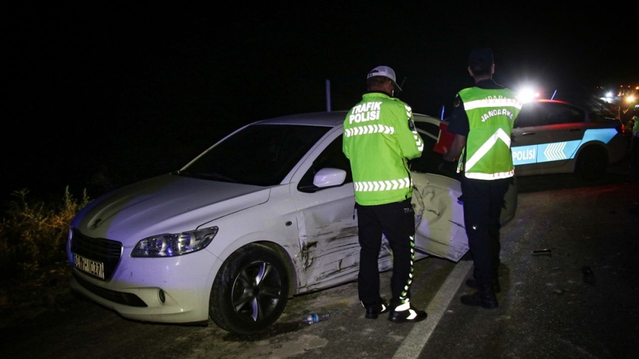 Uşak'taki trafik kazasında iki kişi yaralandı