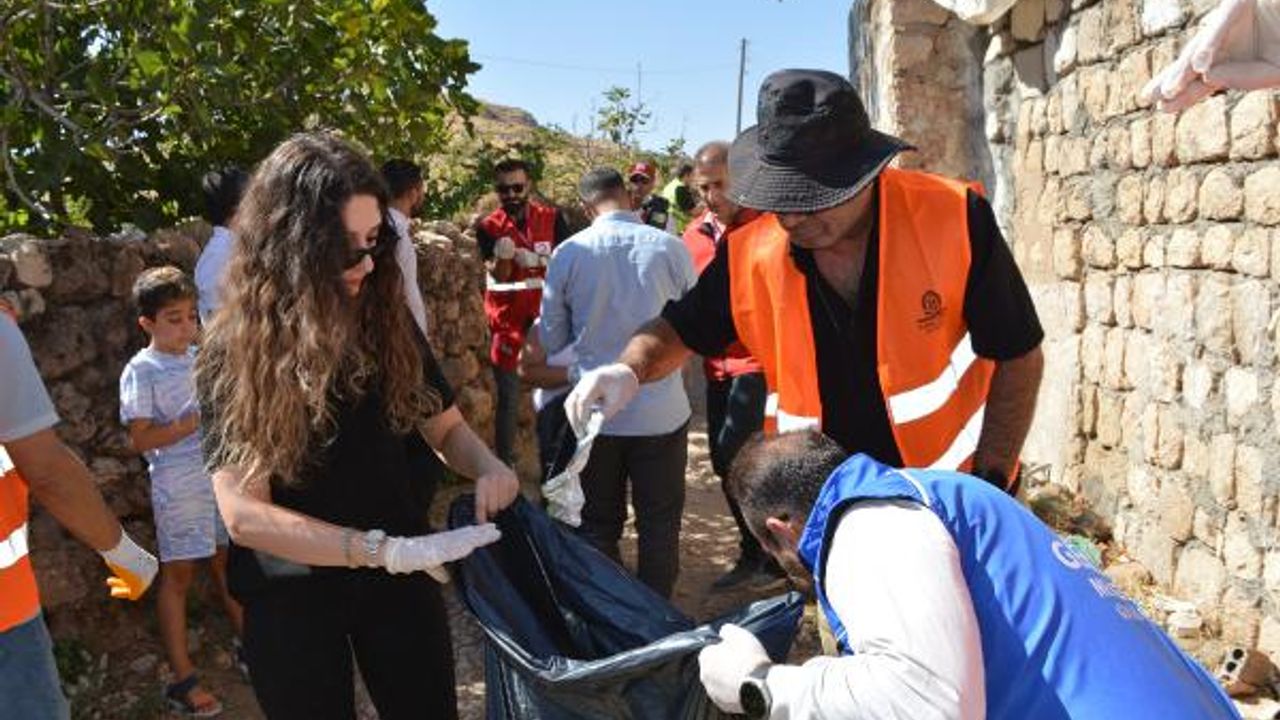 Dünya Temizlik Günü'nde gönüllüler çöp topladı
