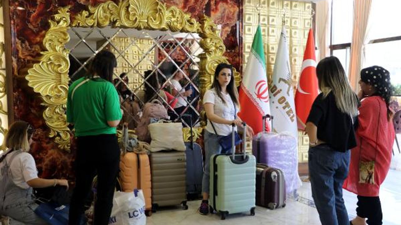 Van'a 8 ayda 480 bin İranlı turist geldi 