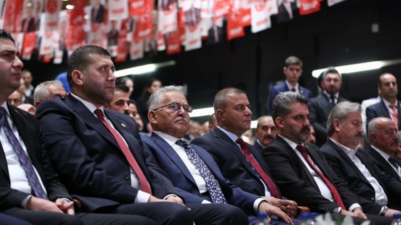 MHP Kayseri kongresine Büyükkılıç da katıldı