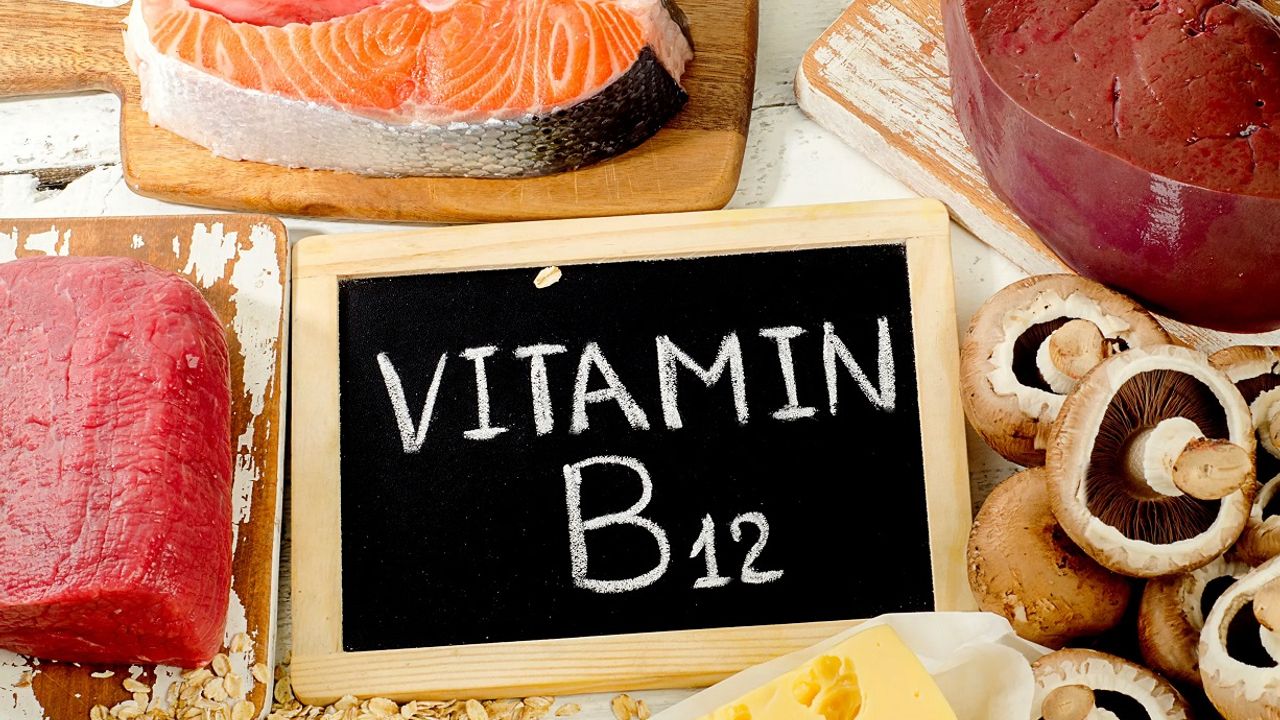 B12 Vitamini: Eksikliği Ne Gibi Sorunlara Yol Açabilir ve Hangi Besinlerde Bulunur?