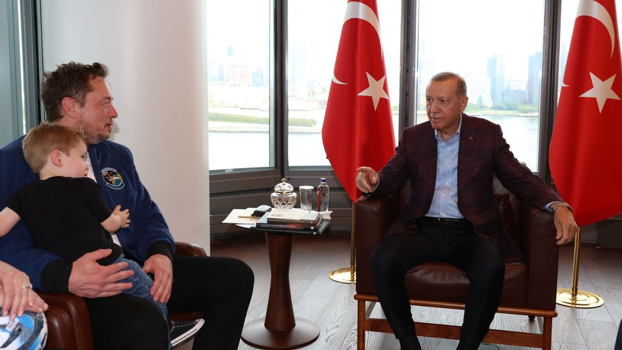 Cumhurbaşkanı Erdoğan, Elon Musk'ı İzmir'de yapılacak Teknofest'e davet etti
