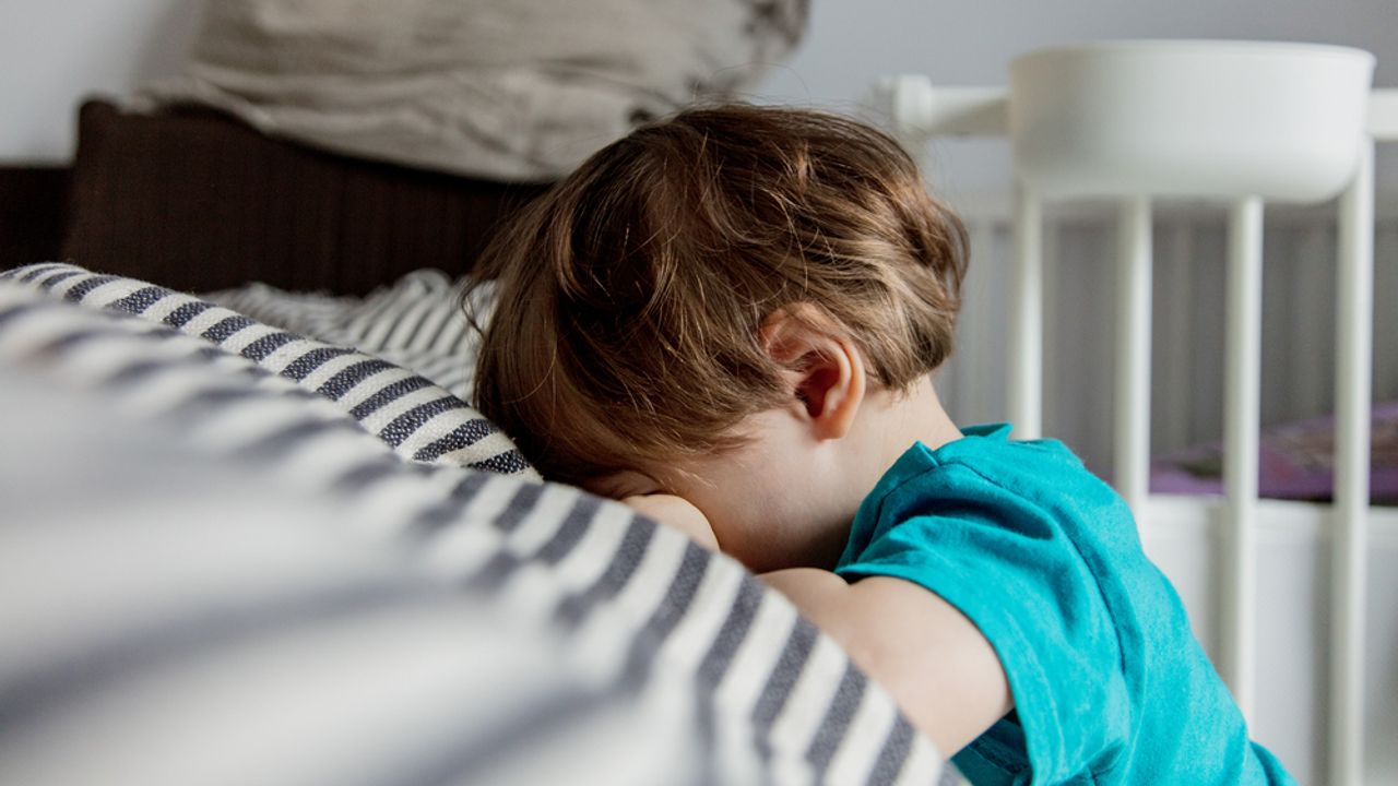 Ebeveynler dikkat! Gece korkusu yaşayan çocuklara nasıl yaklaşılmalı?