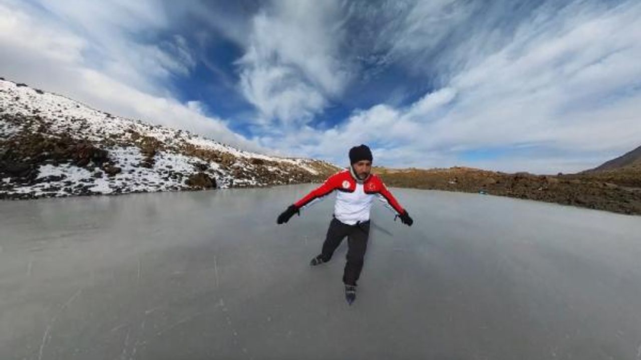 3 bin 549 rakımlı Keşiş Dağı'ndaki gölette buz pateni