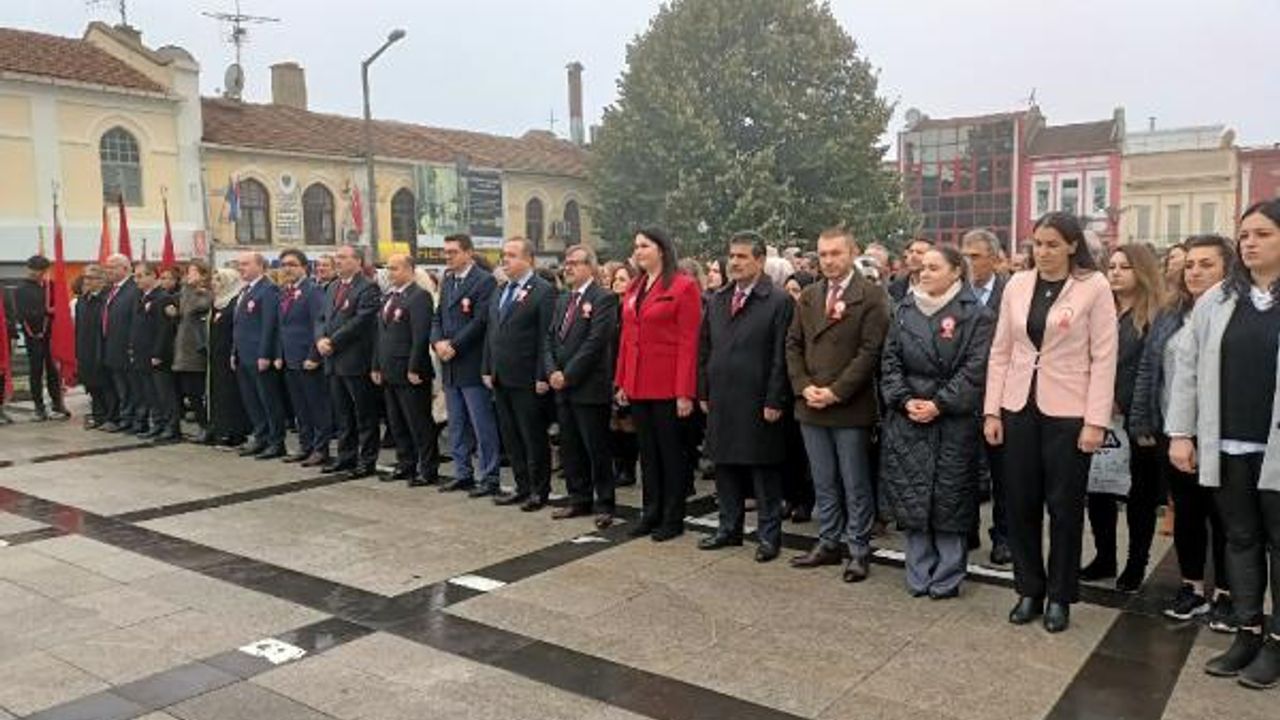 Edirne'de 24 Kasım Öğretmenler Günü kutlandı