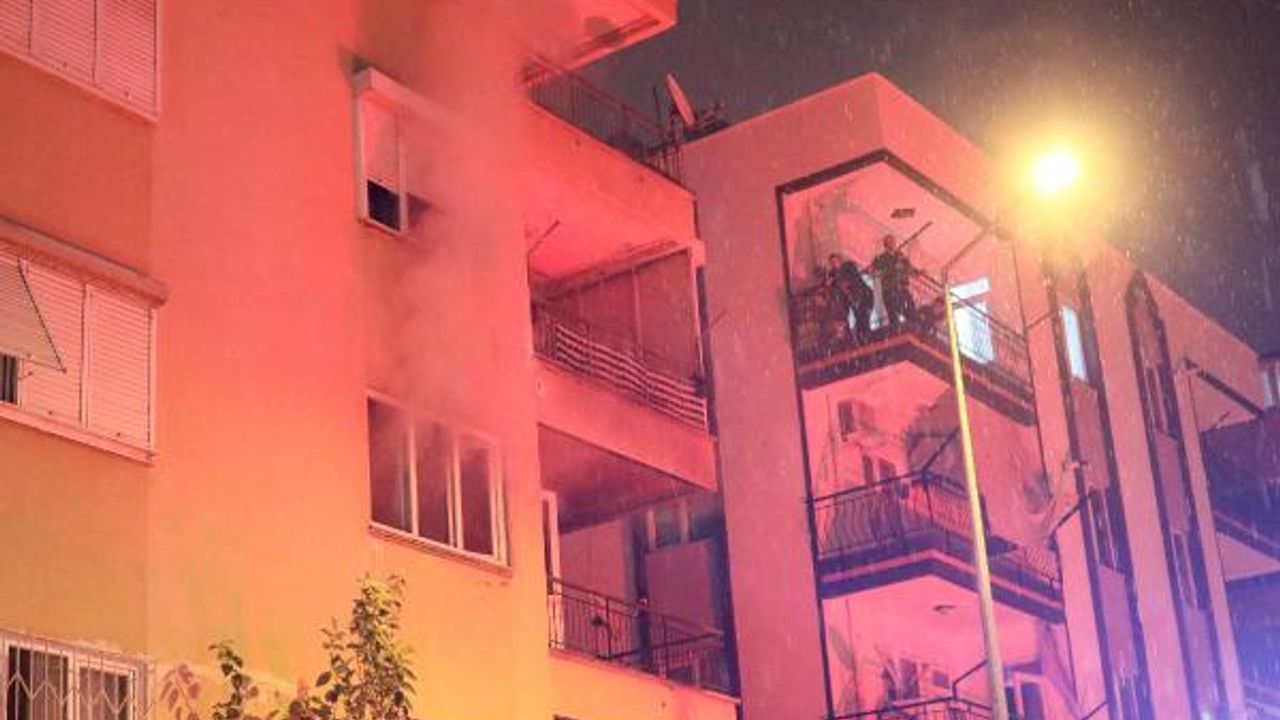 Antalya'da apartmanın ikinci katında çıkan yangın korkuttu