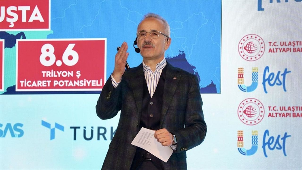 Uraloğlu: Türksat 6A uydumuzu bitirmek üzereyiz