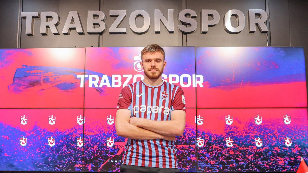 Trabzonspor’da yeni transfer Batagov için imza töreni düzenlendi