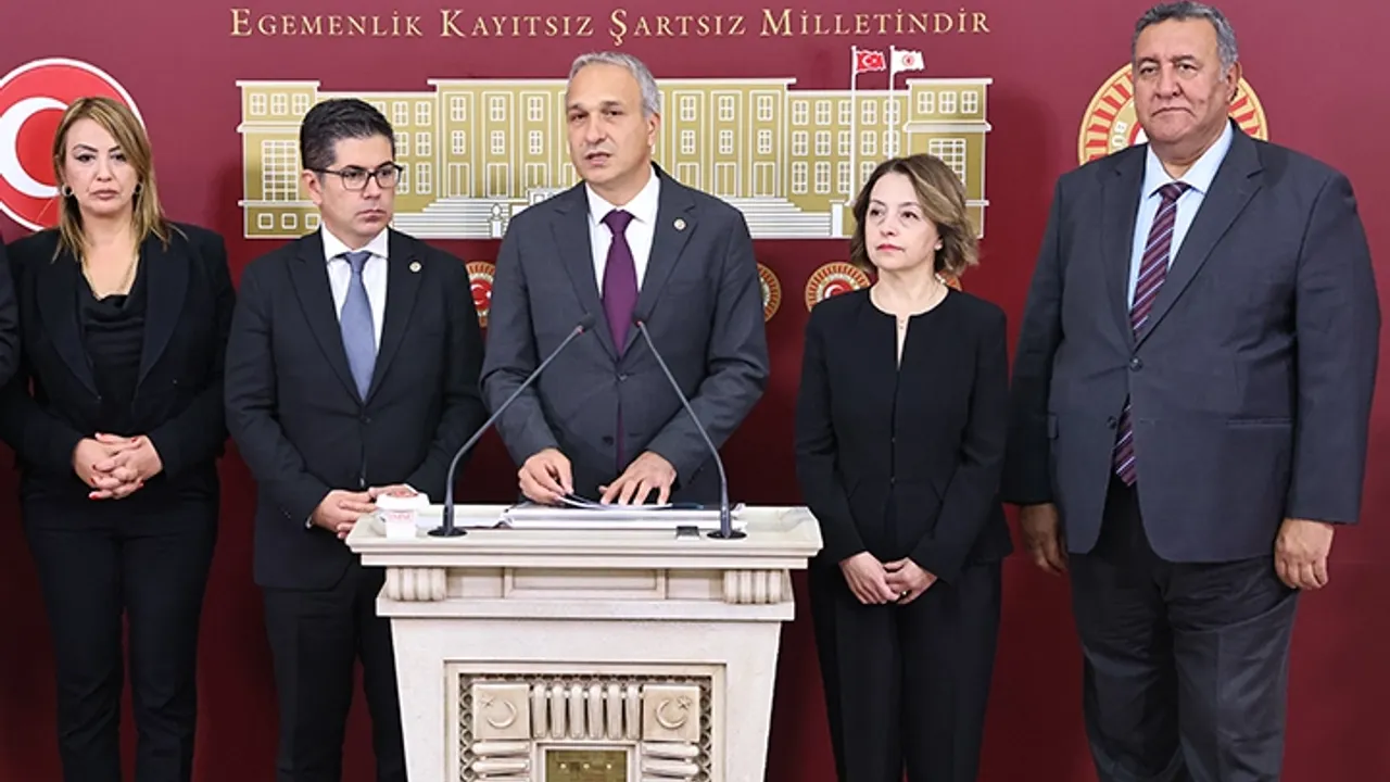 CHP'li vekillerden okullarda öğle yemeği teklifi mecliste