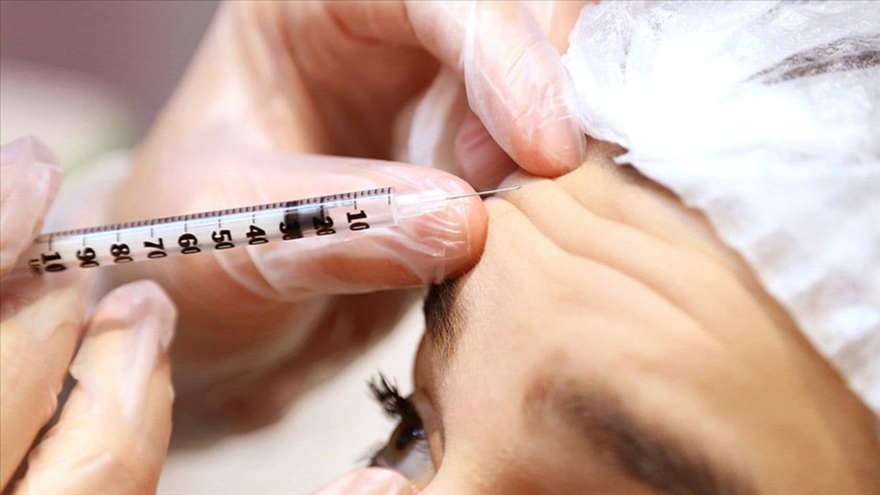 15 yaşa kadar düştü: Dermatoloji Derneği’nden “botoks” uyarısı
