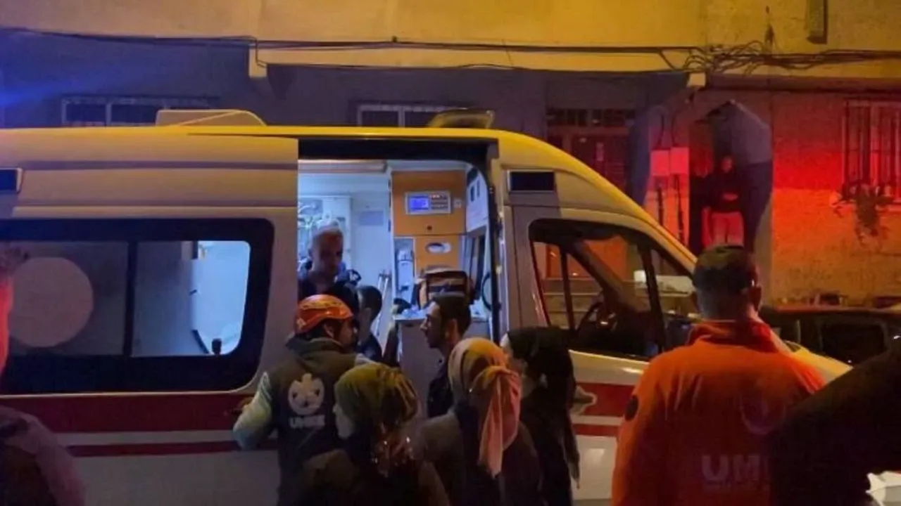 5 Katlı Binada Yangın: 15 Kişi Hastaneye Kaldırıldı