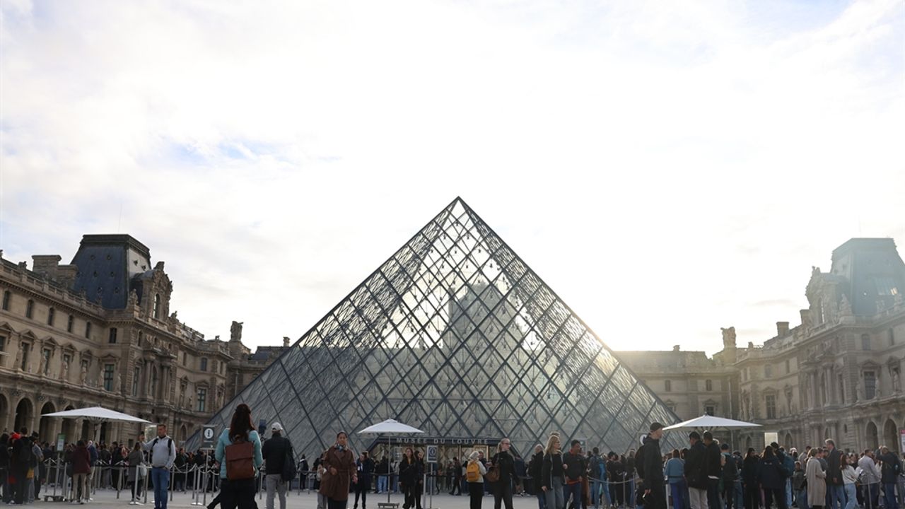 Louvre soygununda iki şüpheli suçunu itiraf etti
