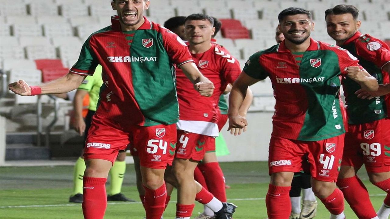 Karşıyaka’da alkışlar defansa: Namağlup lider kalesini kapattı