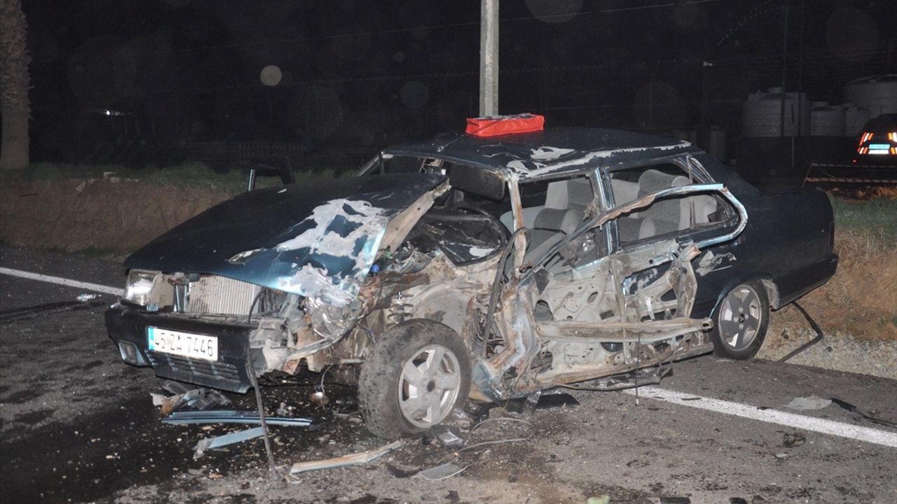 İzmir’de otomobil ile pikap çarpıştı: 6 kişi yaralandı