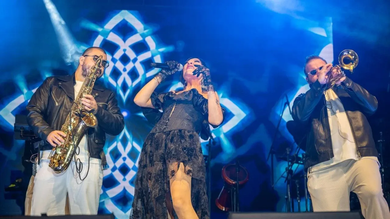 Bornova’da dayanışma rüzgarı: Bi Hayat Fest umutla başladı