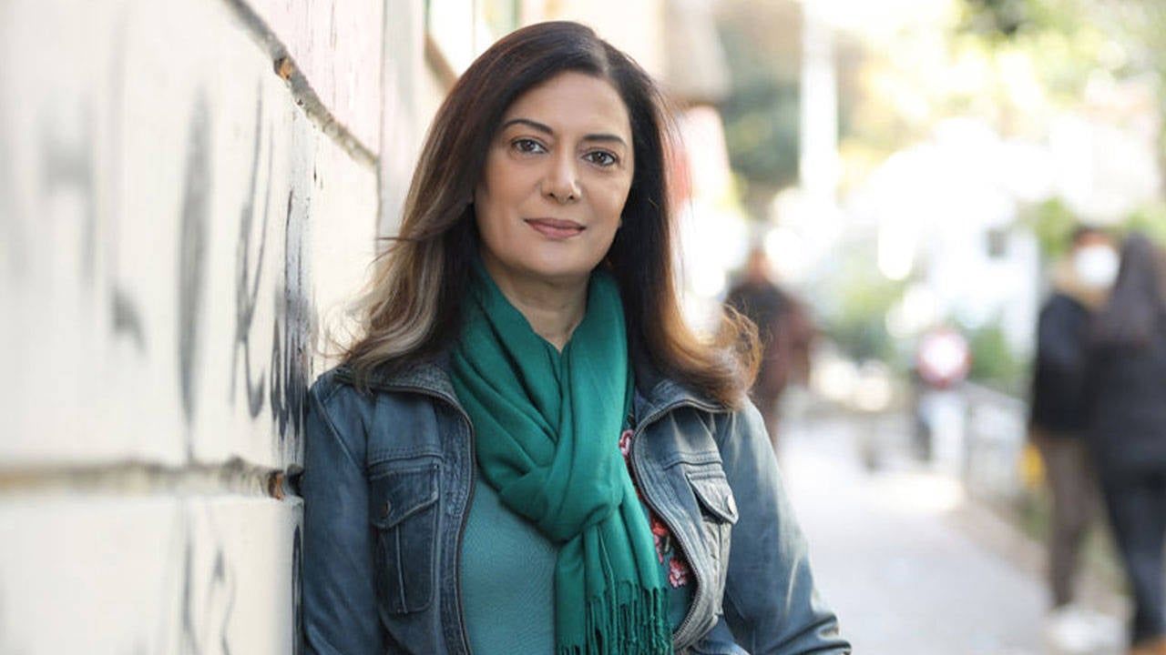 Veda Yurtsever’den sert veda: “Eşofmanların yerini takım elbiseler alınca düşüş başladı”