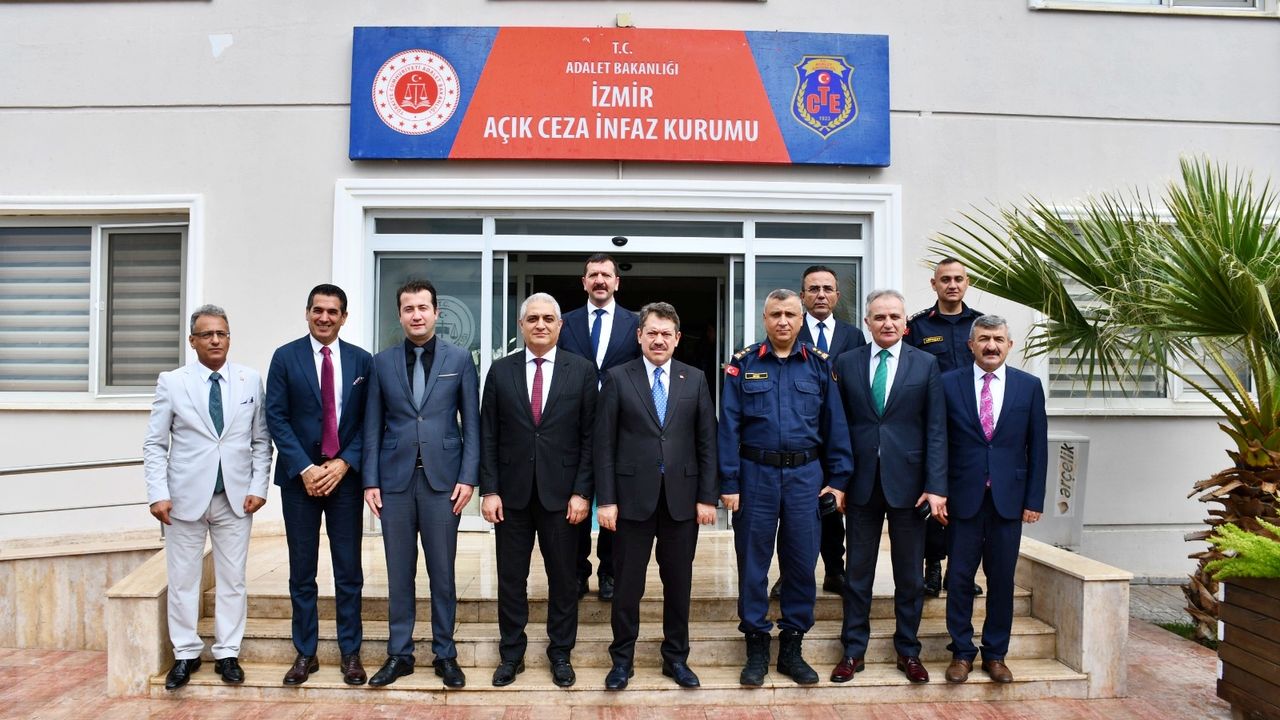 İzmir'de üçlü güç hükümlü ve tutuklu işlemlerini tek çatı altında koordine etti