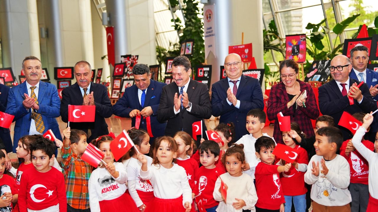 Cumhuriyet coşkusu minik ellerle renklendi