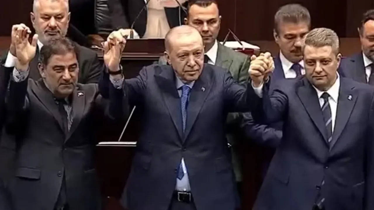 İYİ Parti'den istifa etmişti! O vekil AKP'ye katıl