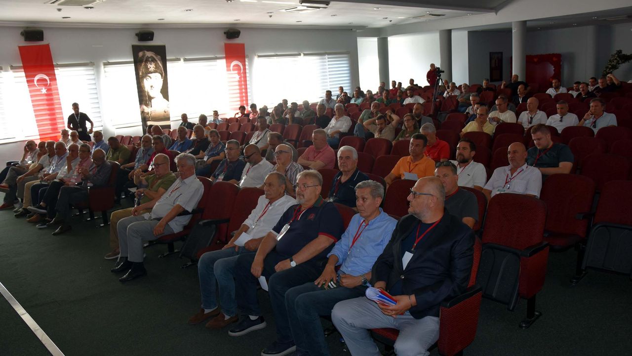 Karşıyaka'da tarihi kongreye 48 saat kala adaylık 